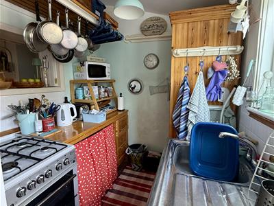 Kitchen: